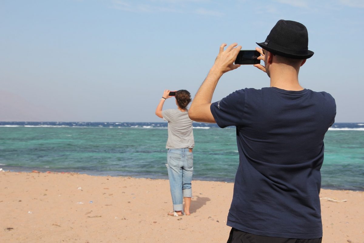 photography with smartphone at the beach