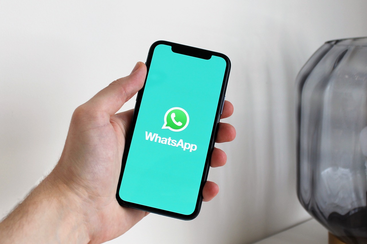 How to Share Your Location on WhatsApp on iPhone or Android